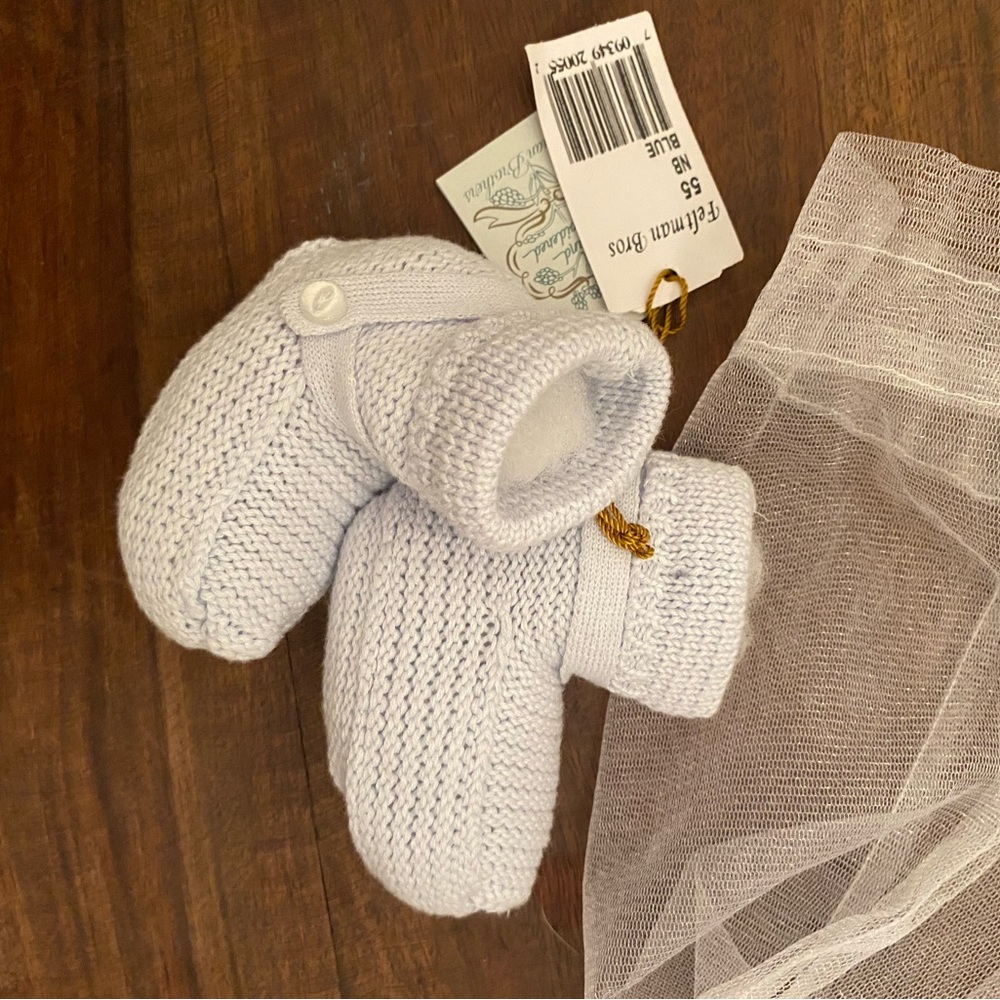 Feltman Brothers baby booties blue beautiful new w tags newborn 0-6 mos - Picture 2 of 2